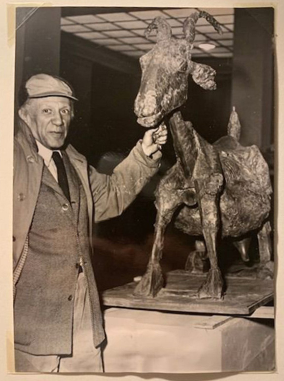 Pablo Picasso et sa sculpture La Chèvre