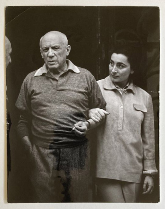 Picasso und Jacqueline Arm in Arm - Marianne Gr...